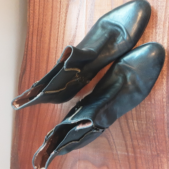 Sam Edelman "Parley" Black Leather Booties with Decorative Zipper | Size 6.5 - Picture 2 of 13